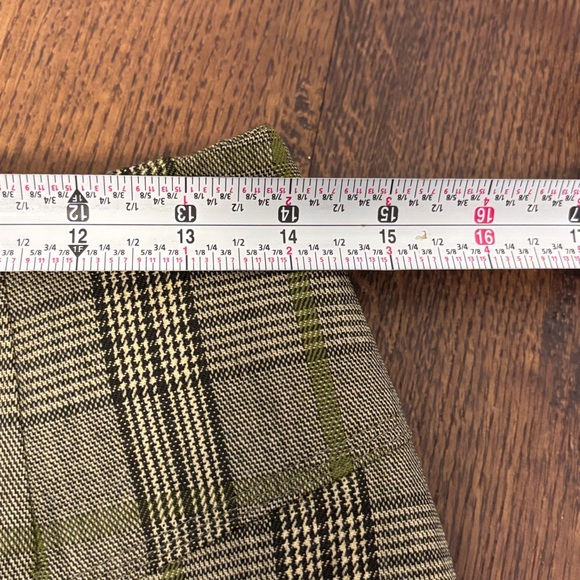 Vintage Burberry Checkered pleated Pencil Skirt in Olive and Beige 8 - Picture 9 of 12